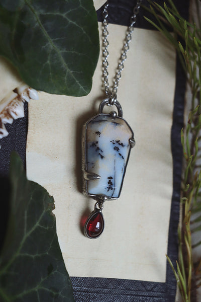 Coffin necklace with dendritic opal