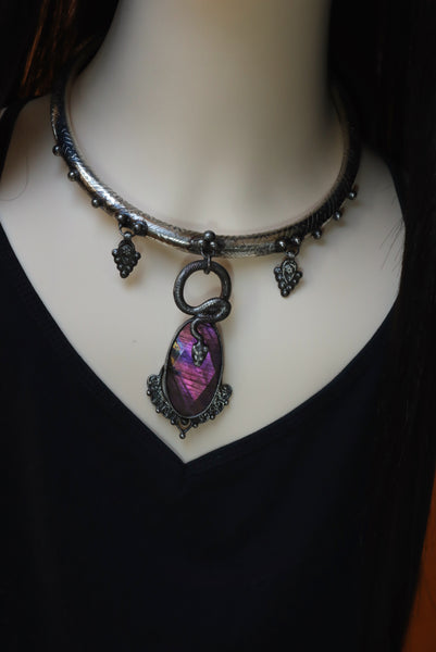 "Gynn" White brass choker with pink labradorite