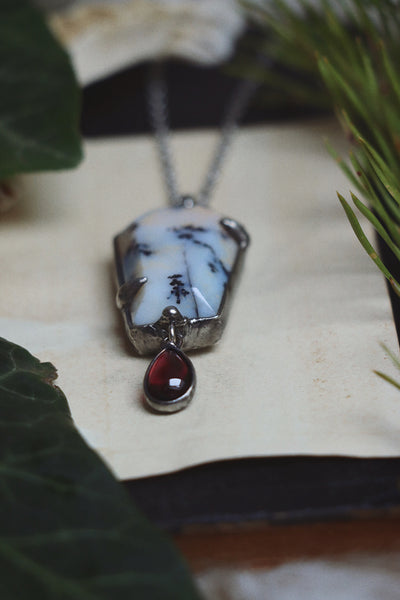 Coffin necklace with dendritic opal