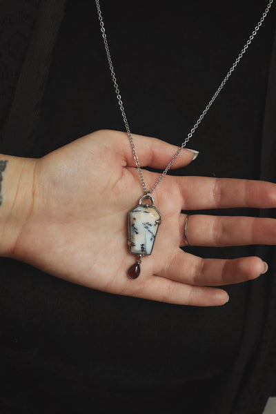 Coffin necklace with dendritic opal