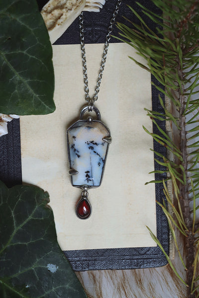 Coffin necklace with dendritic opal