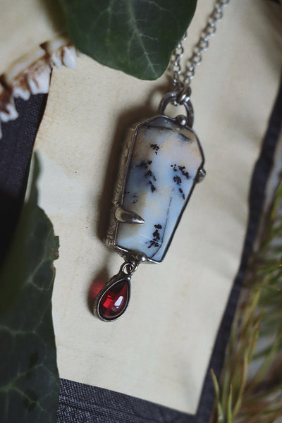 Coffin necklace with dendritic opal