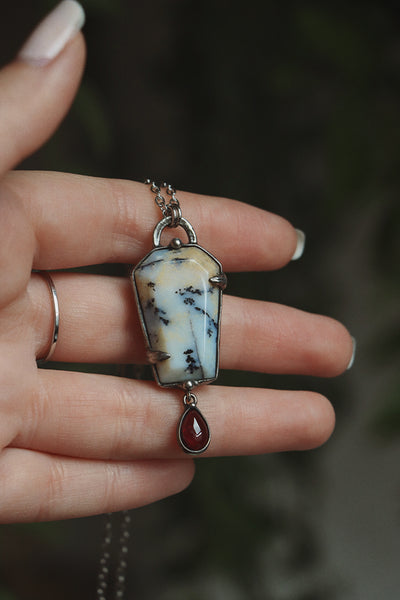 Coffin necklace with dendritic opal