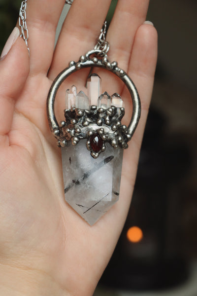 "The bloody crown" necklace