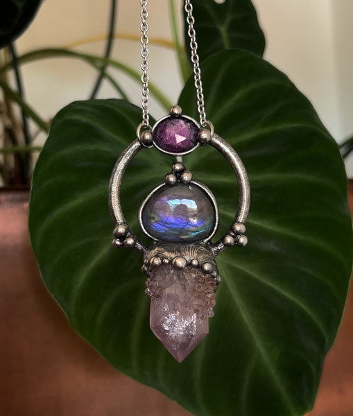 "Avana" necklace