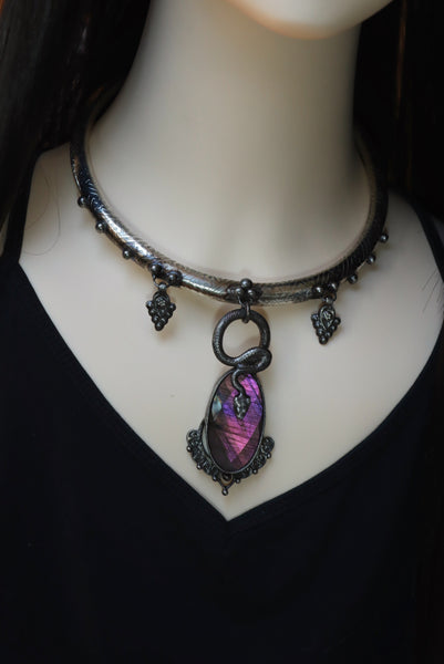 "Gynn" White brass choker with pink labradorite