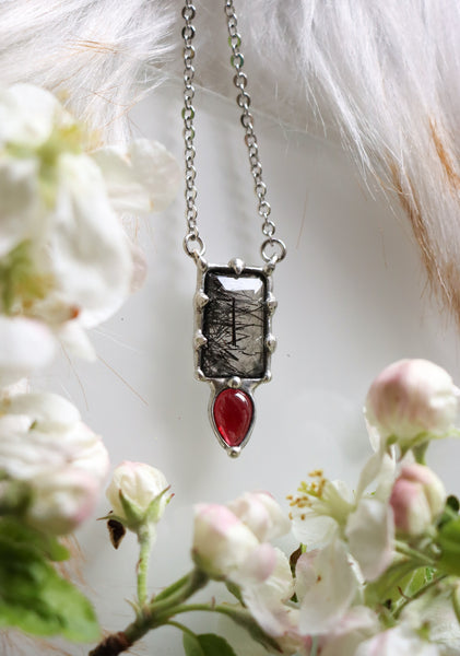 "Yani" necklace with rutilated quartz and red garnet
