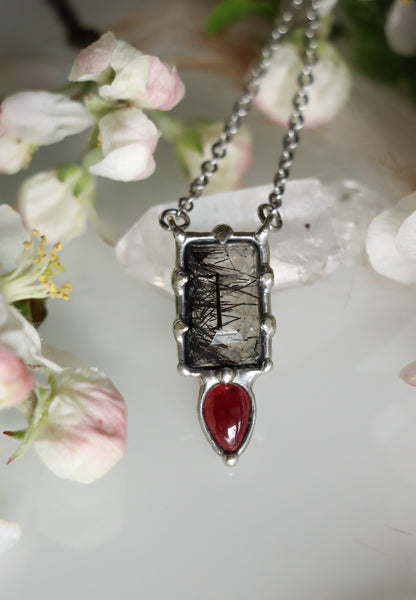 "Yani" necklace with rutilated quartz and red garnet
