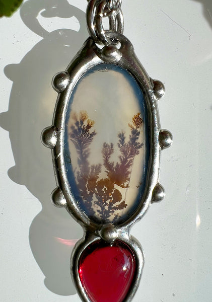 Ogrlica "Teegan" z dendritičnim ahatom in rdečim granatom