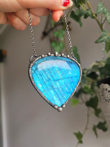 Big flashy blue labradorite pendant