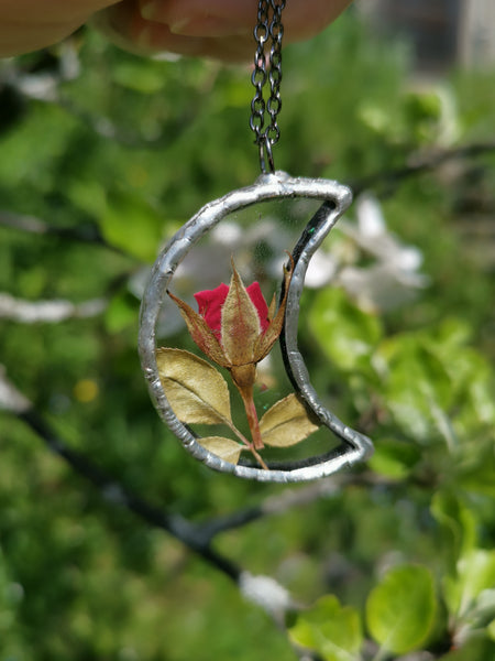 Glass moon with rose and glitter