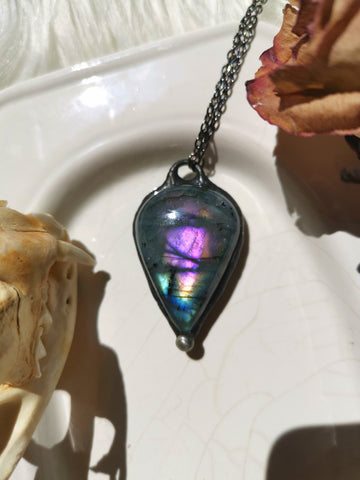 Purple rainbow labradorite pendant