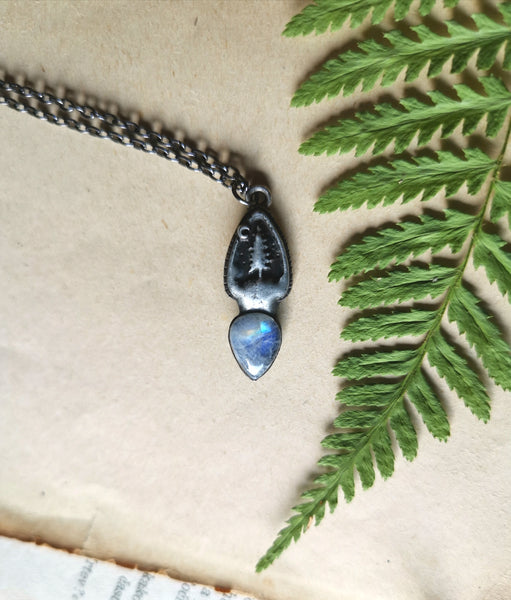 Small nature themed pendant with moonstone