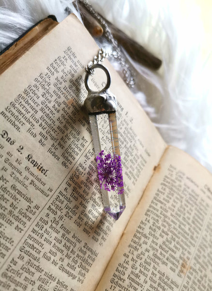Flower resin crystal pendant