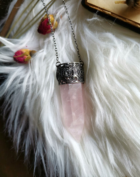 Rose quartz vintage style necklace