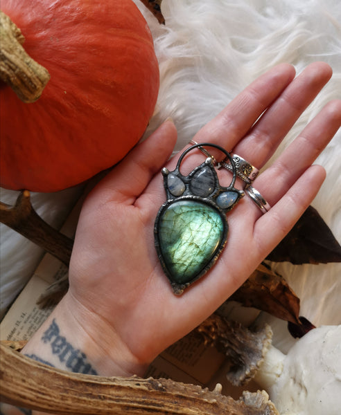 Green labradorite and moonstone pendant