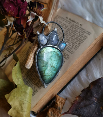 Green labradorite and moonstone pendant