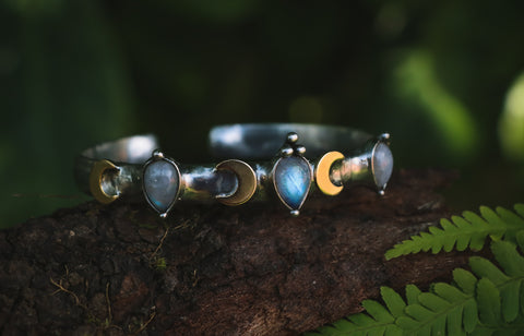 "Leida" rainbow moonstone cuff bracelet