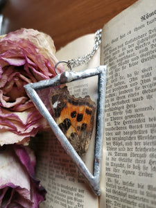 Steklena trikotna ogrlica s krili metulja 2