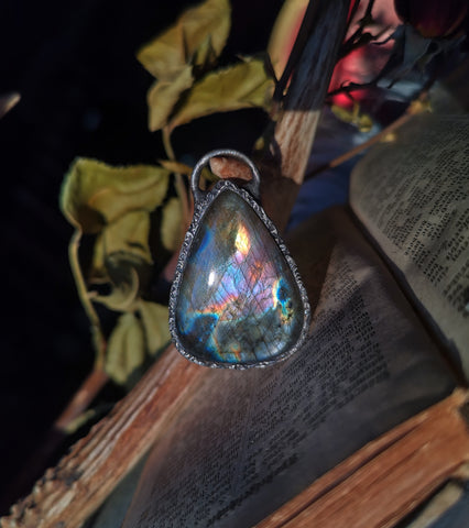 Rainbow labradorite/spectrolite pendant