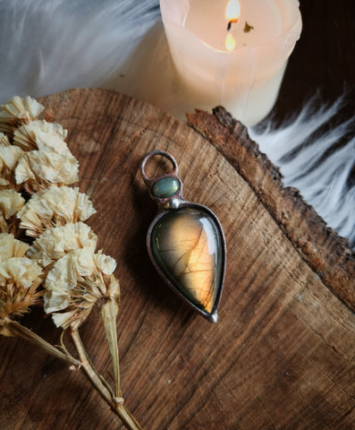 Golden/yellow labradorite pendant with copper patina