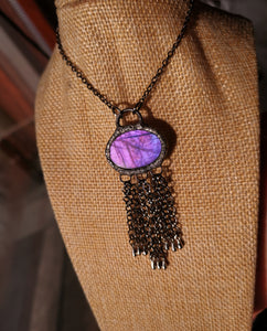 Vijolična ogrlica z resicami iz labradorita