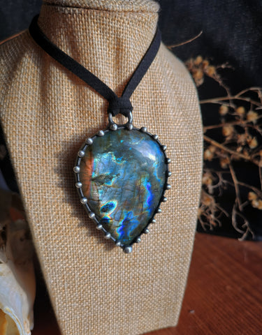 Big statement labradorite pendant