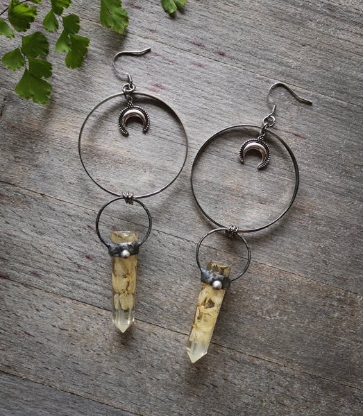 Hoop earrings with resin crystals