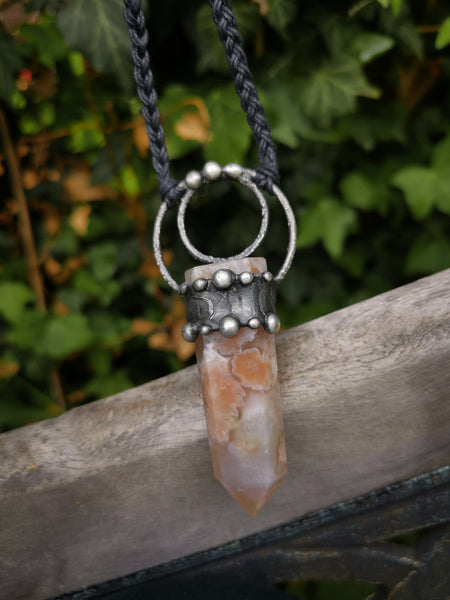 Flower agate wand necklace