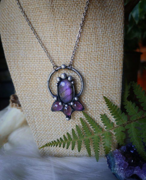 Vijolična ogrlica iz labradorita in ametista