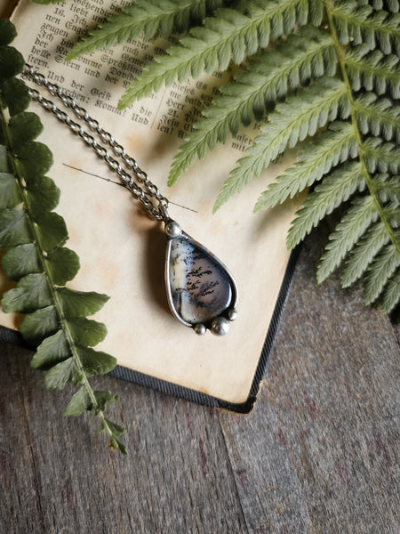 Small dendritic agate necklace