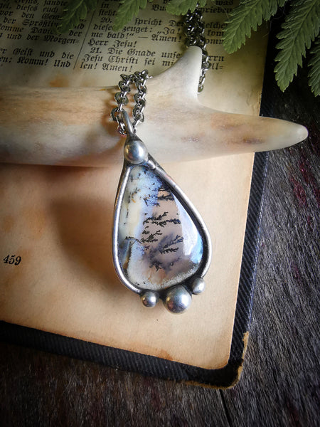 Small dendritic agate necklace