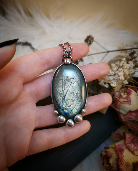 "Mirai" necklace