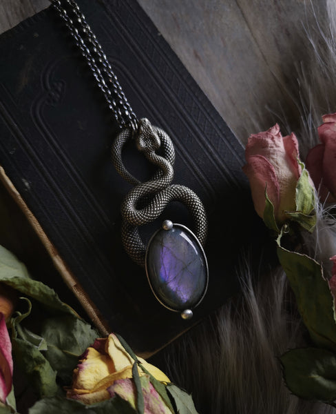"Serpent necklace" with purple labradorite