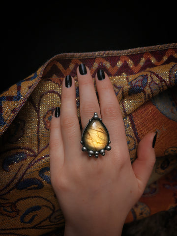 "Uma" ring