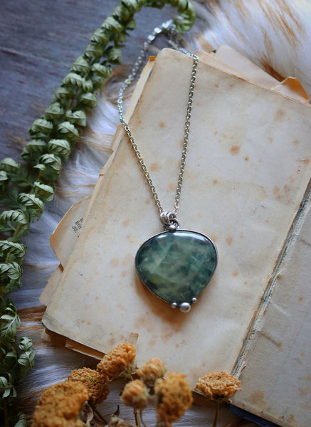 Prehnite leaf necklace - nature collection