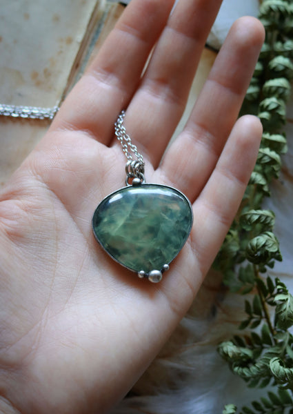 Prehnite leaf necklace - nature collection