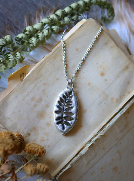 Leaf necklace with green tourmaline rutilated quartz - nature collection