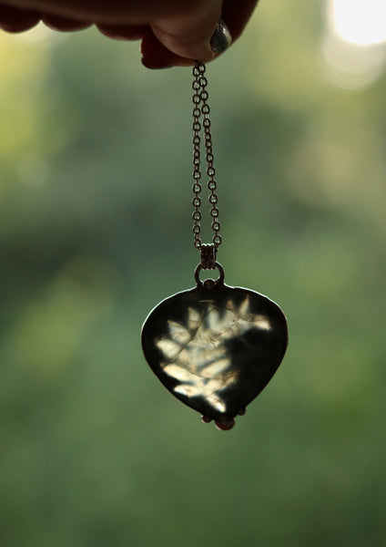 Prehnite leaf necklace - nature collection