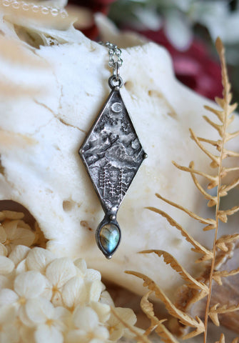 Landscape labradorite necklace